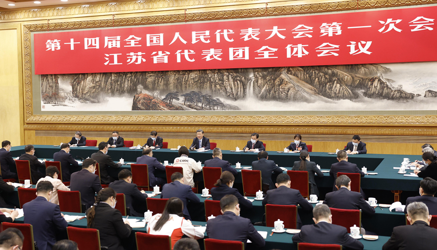 3月5日，中共中央总书记、国家主席、中央军委主席习近平参加他所在的十四届全国人大一次会议江苏代表团审议。